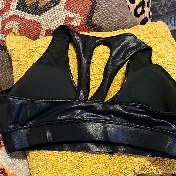 Carbon38 Shiny Black Sports Bra - Picture 4 of 7